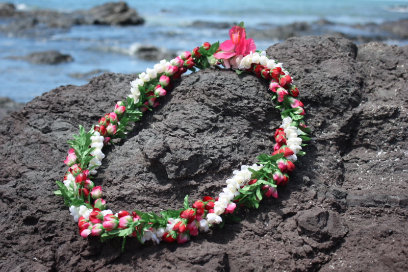 Pikake / Rosebud w/ Leaf Twirl 18" - Hawaiian Silk Leis Pikake / Rosebud w/ Leaf Twirl 18" - Hawaiian Silk Leis